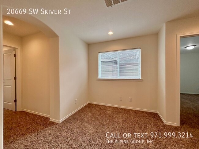 Building Photo - 20669 SW Skiver St