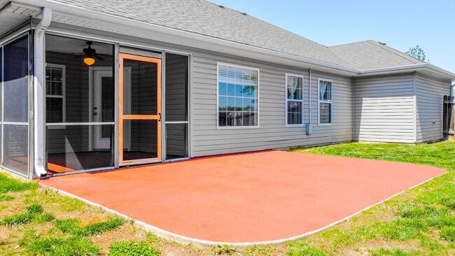 Building Photo - Charming 3 Bedroom/2 Bath in Mill Creek Manor with Spacious Garage