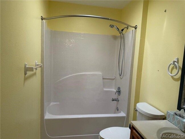 Building Photo - 3 Lindwood Ct