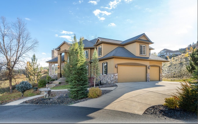 Building Photo - 1610 E Eagle Feather Ln