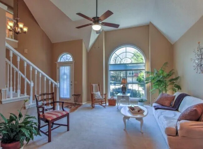 Building Photo - 4009 E 88th St