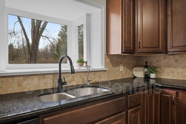 Building Photo - 600 Camp Meeting Rd