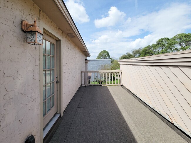 Building Photo - 4717 Country Club View