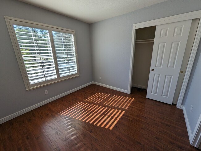 Building Photo - Available around mid November- Beautiful 3...