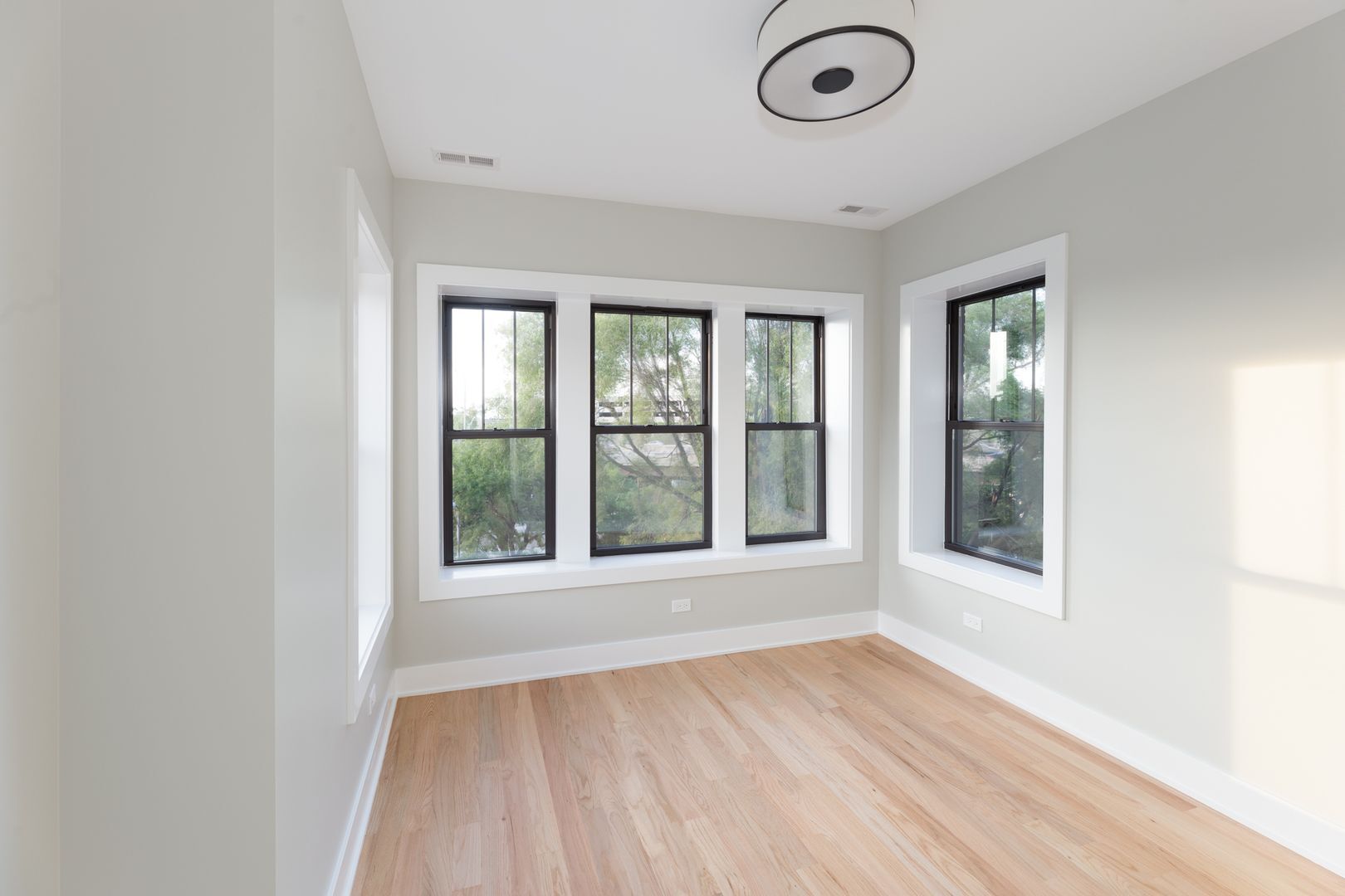 Building Photo - 2457 W Logan Blvd