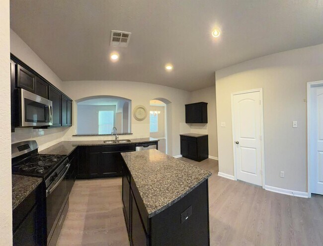 Building Photo - 1841 Basin Trl