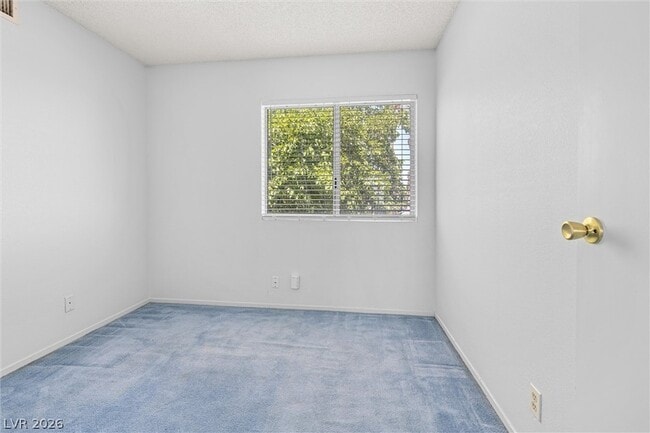 Building Photo - 6951 Wedgewood Way
