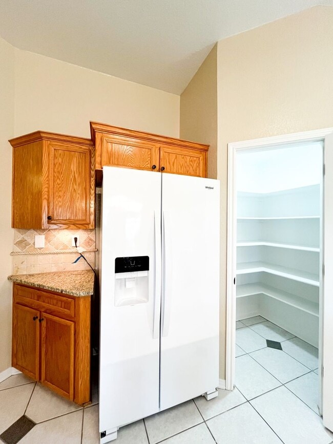 Building Photo - Available NOW!!!! You must see this is a Fabulous Home. 4 bedrooms, office, 2 bath, 2 car garage ...