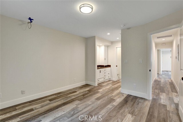 Building Photo - 402 E Glendale Dr