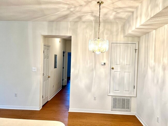 Building Photo - First floor unit!