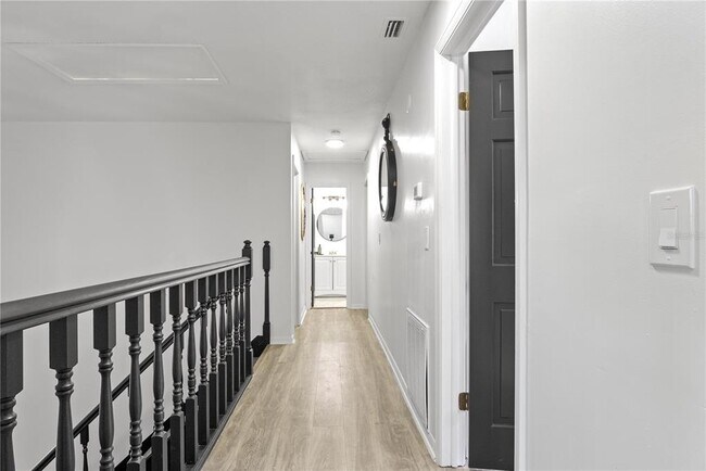 Building Photo - 2540 Albany Dr