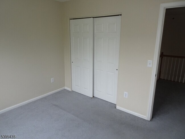 Building Photo - 112 Limerick Ln