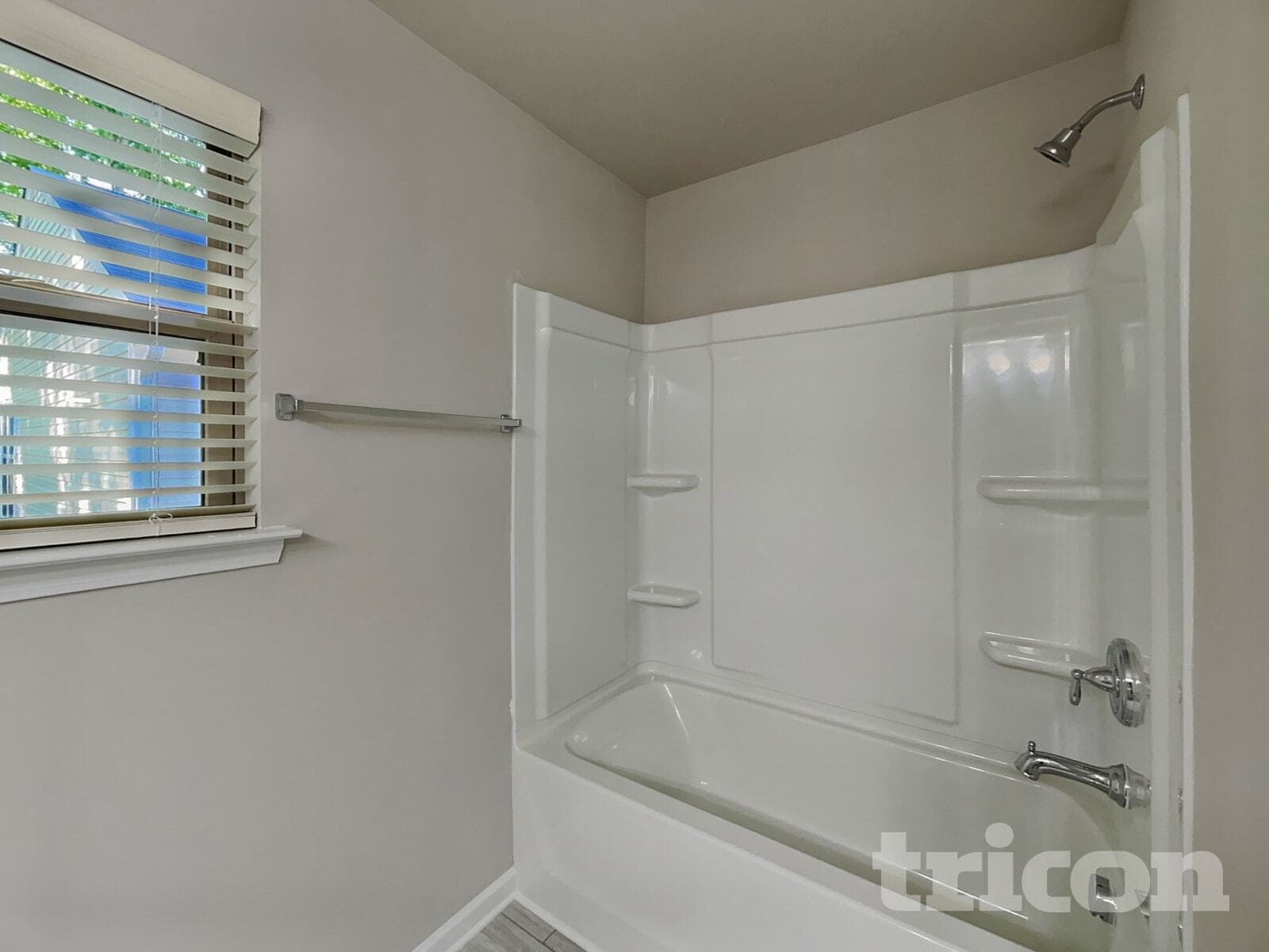 Building Photo - 229 Spring Knoll Dr