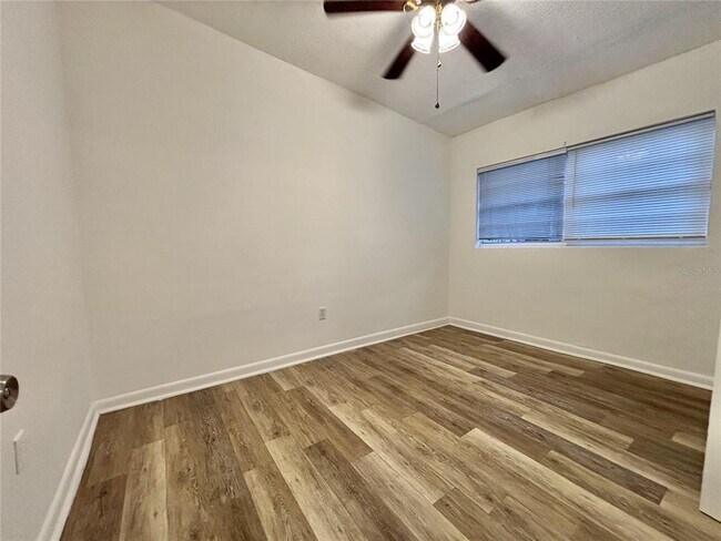 Building Photo - 819 W Portage St