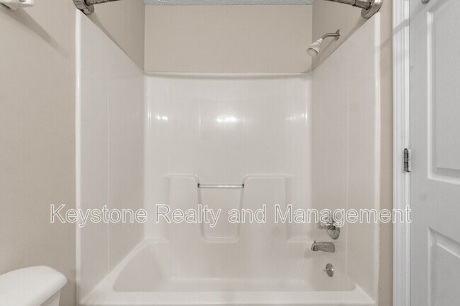 Building Photo - 308 Thompsonville Ln