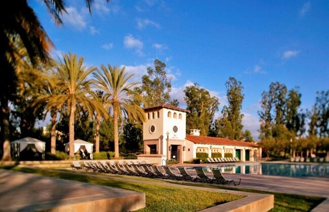Building Photo - 308 Terra Bella