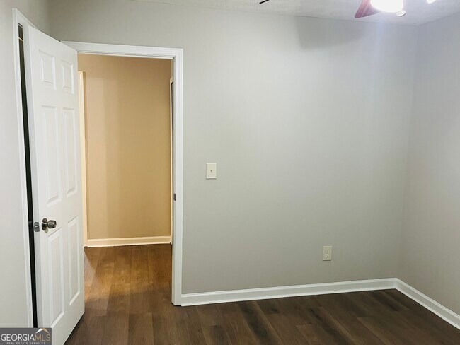 Building Photo - 4014 Carisbrook Dr