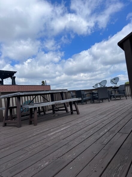 Shared rooftop - 1410 W Belmont Ave