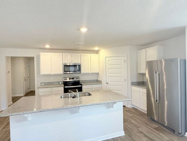 Building Photo - 5719 Guinevere Ln