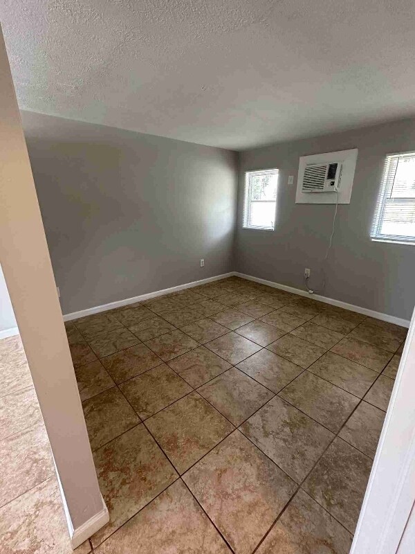 Building Photo - 13811 S Indian River Dr