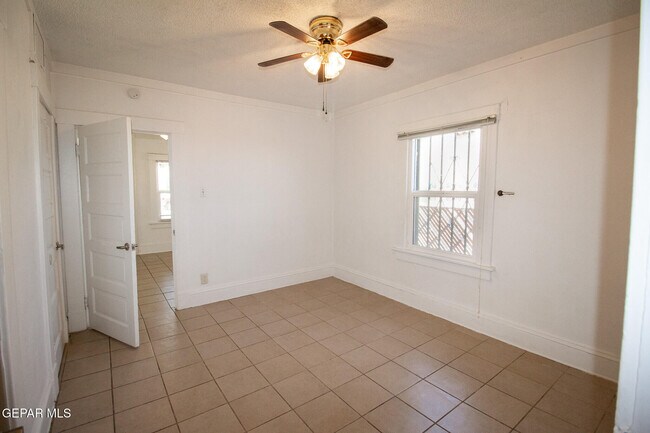 Building Photo - 3510 Porter Ave
