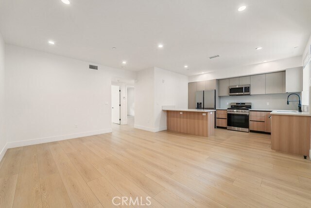 Building Photo - 7510 Sepulveda Blvd