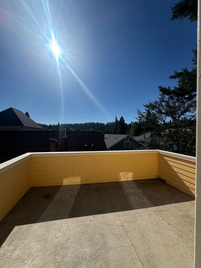 Building Photo - Downtown Grass Valley 2 Bed/1 Bath with Ta...
