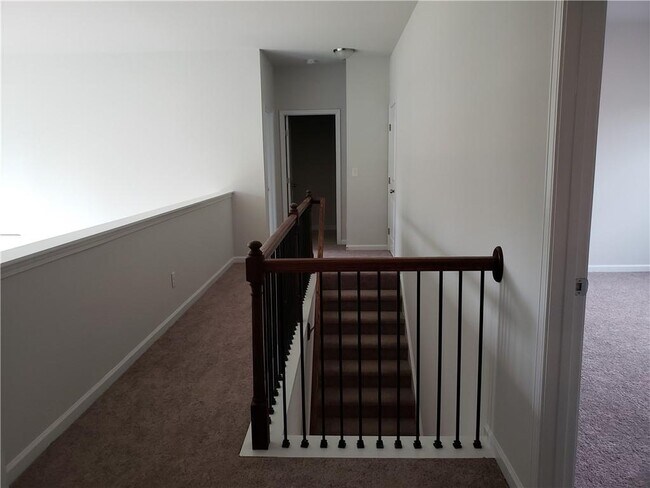 Building Photo - 5655 Mirror Lake Dr