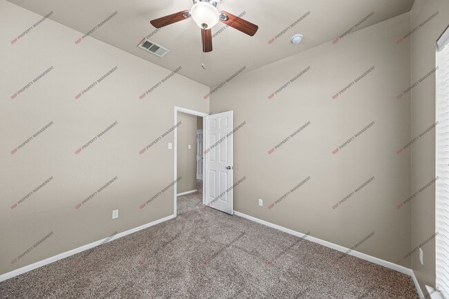 Building Photo - 8012 Bridgepointe Dr