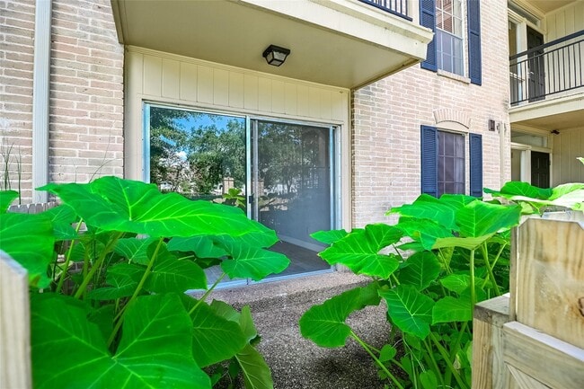 Building Photo - 4515 Briar Hollow Pl