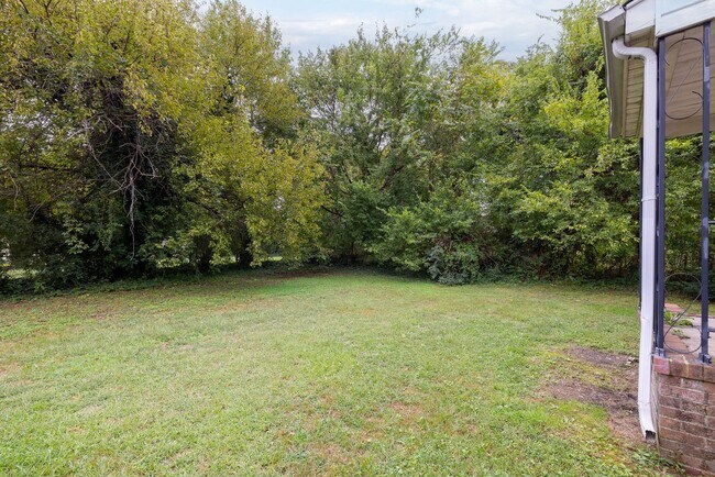 Building Photo - 103/105 Indiana Ln