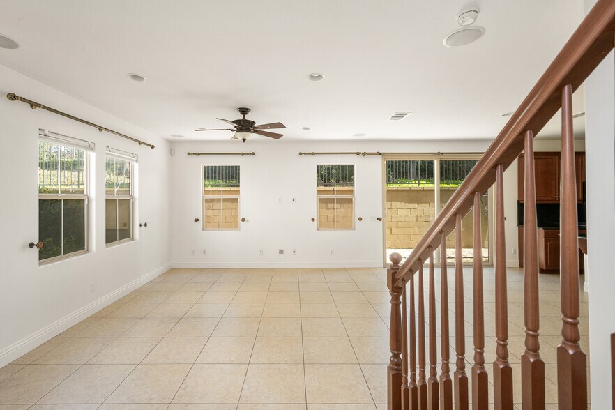 Building Photo - 89 Keepsake