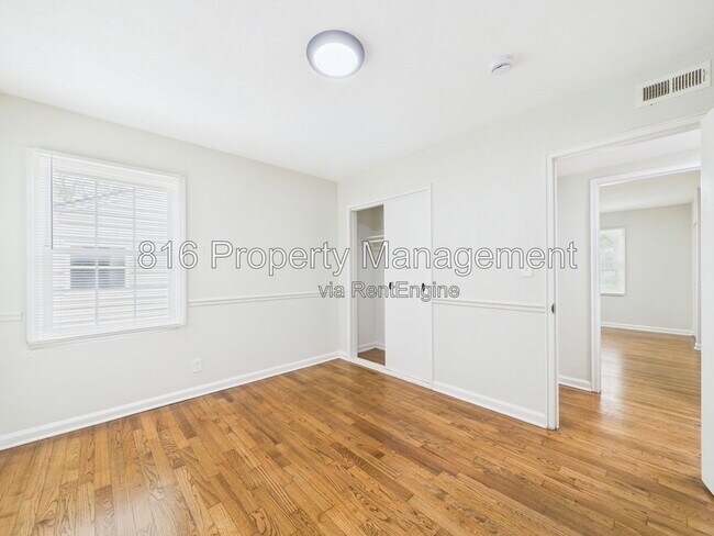 Building Photo - 6420 W 81st Terrace