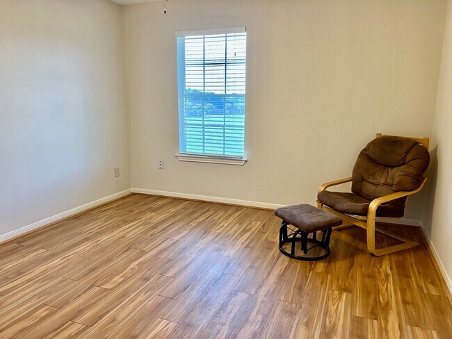 Building Photo - 1802 Hickory Hill Ct