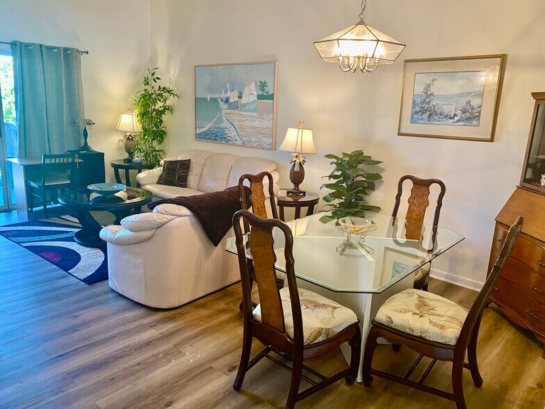 Dining Room - 1515 NE Beacon Dr