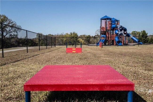 Building Photo - Gorgeous 4 bed 3 bath home in East Edmond-...