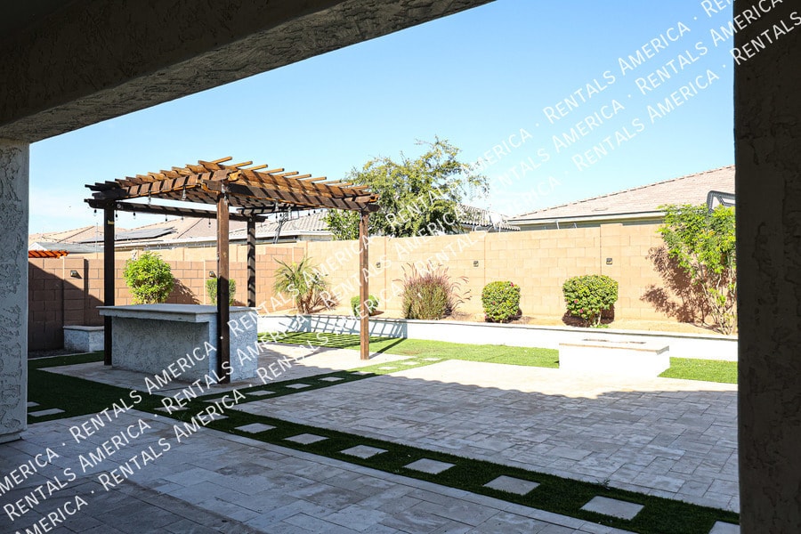 Building Photo - 8544 W Midway Ave