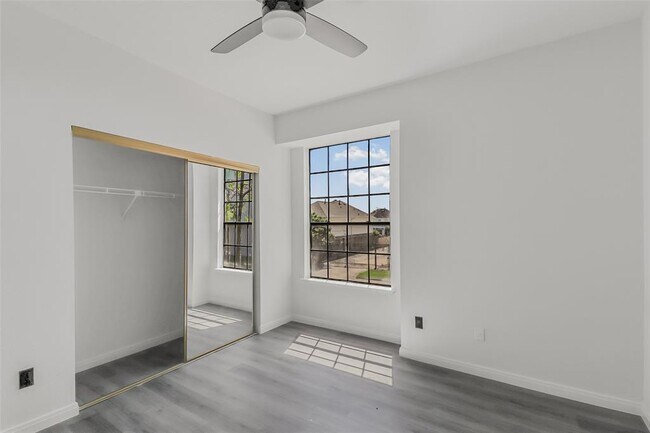Building Photo - 8888 Benning Dr