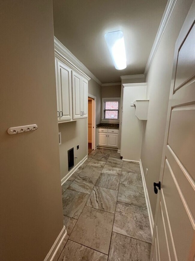 Building Photo - Beautiful 3/2 Brick Home Millers Glen Subdivision of Sherwood, Arkansas