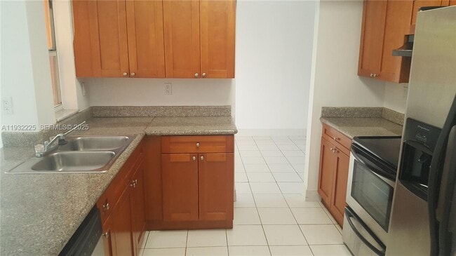 Building Photo - 11860 SW 92nd Ln