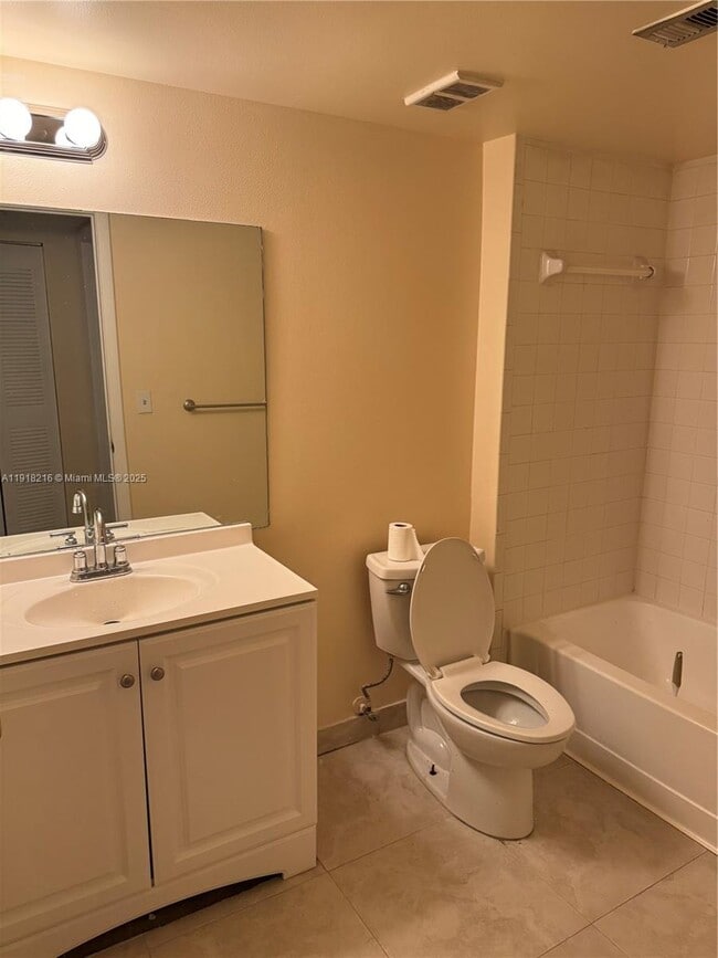 Building Photo - 9999 Summerbreeze Dr