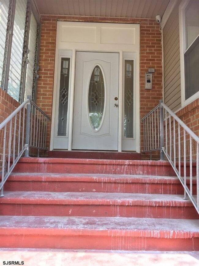 Building Photo - 21 S Bartram Ave