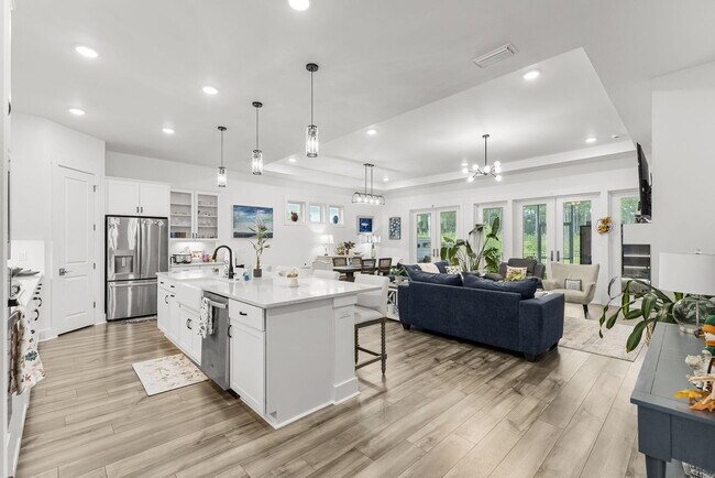 Building Photo - 119 Anastasia Cir