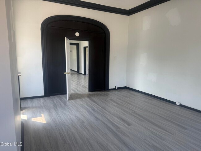 Building Photo - 3301 6th Ave