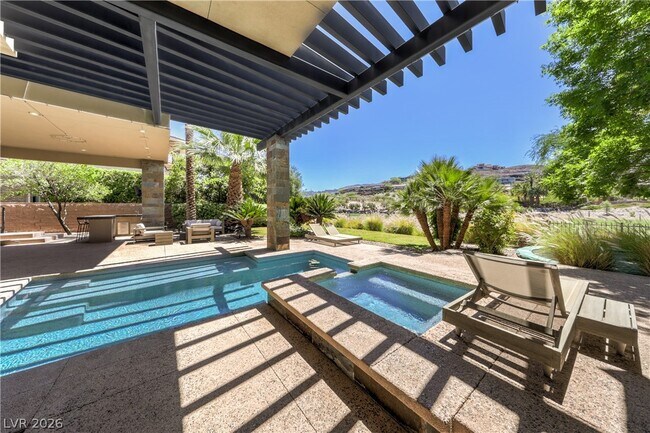 Building Photo - 1501 Foothills Village Dr