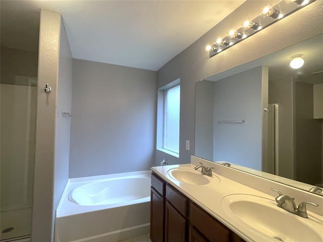 Building Photo - 4512 Dogwood Dr