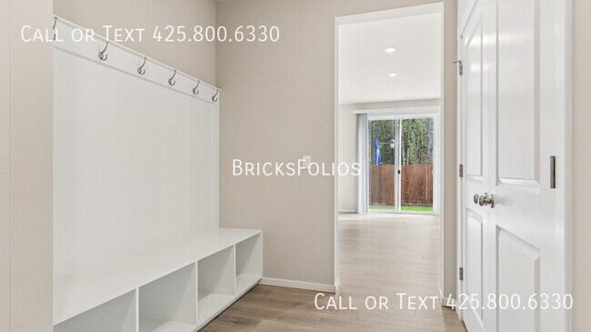 Building Photo - 2319 Boxcar Ct NE