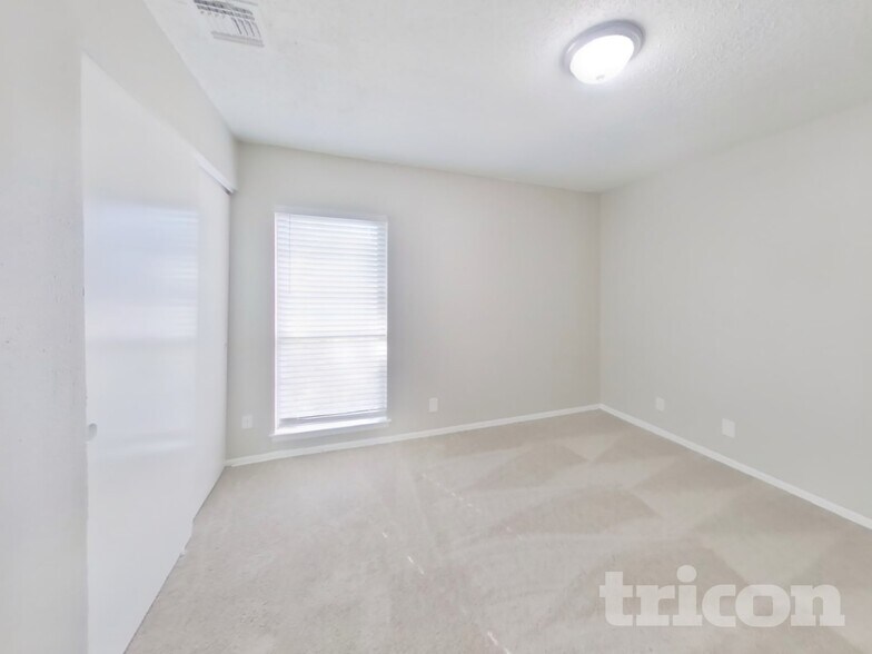 Building Photo - 5015 Walt Schirra St