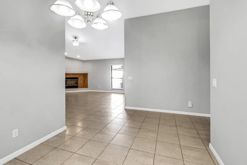 Building Photo - 11204 Shadybrook Dr