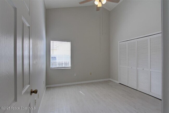 Building Photo - 4240 Wood Haven Dr